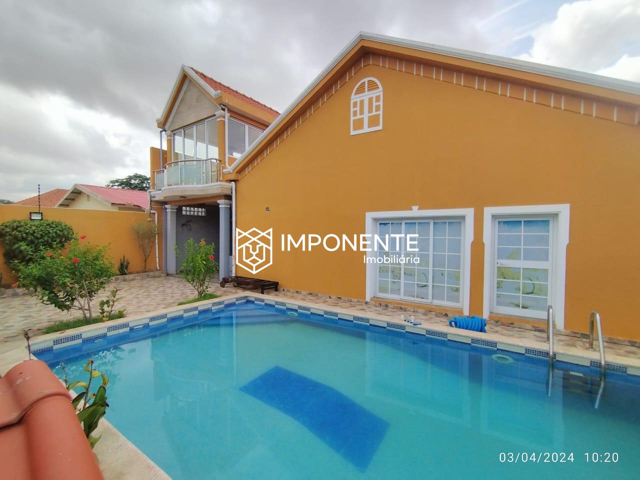VIVENDA V4 COM ANEXO E PISCINA NO PROJECTO NOVA VIDA Imponente vivenda-v4-com-anexo-e-piscina-no-projecto-nova-vida-imponente